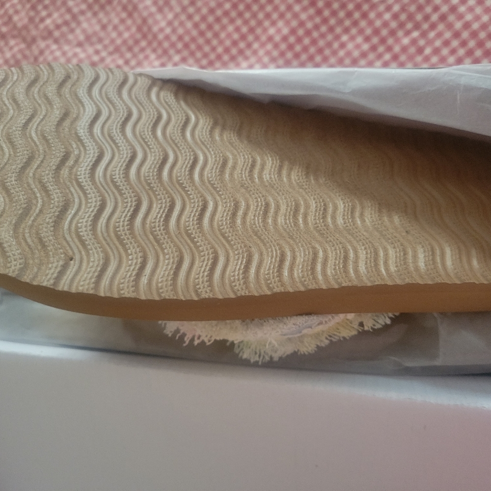 Sandals - Picture 2 of 3